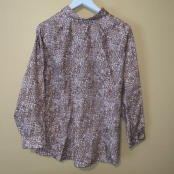 LANDS END plus size women’s button up shirt. 26W. Excellent condition - Picture 2 of 9